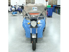 電動吸塵掃地車：冬季地面清潔就用電動掃地車